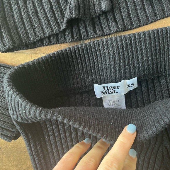 Tiger Mist sweater set - Picture 3 of 4